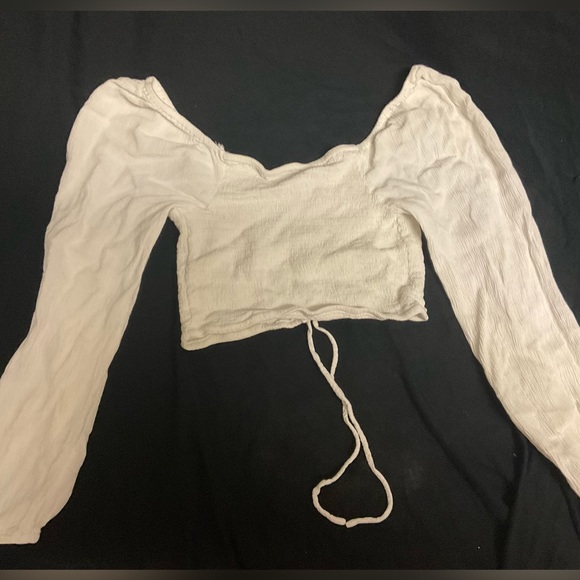 White crop top never worn - Picture 2 of 3